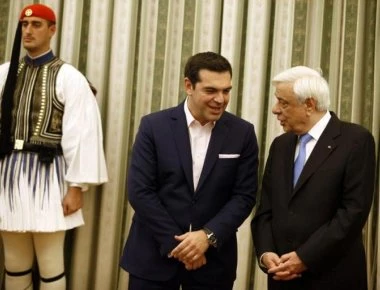 Ολοκληρώθηκε η ορκωμοσία των νέων μελών της κυβέρνησης - Αμηχανία και υποσχέσεις (φωτό-βίντεο)